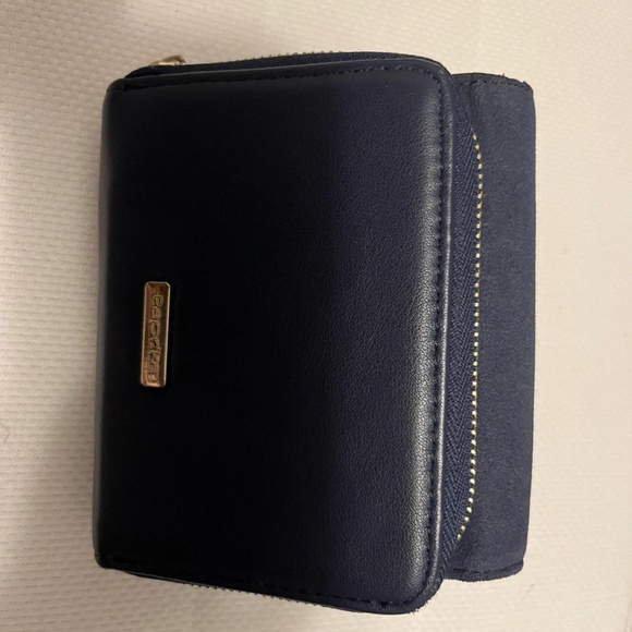 Wallet - Picture 1 of 3